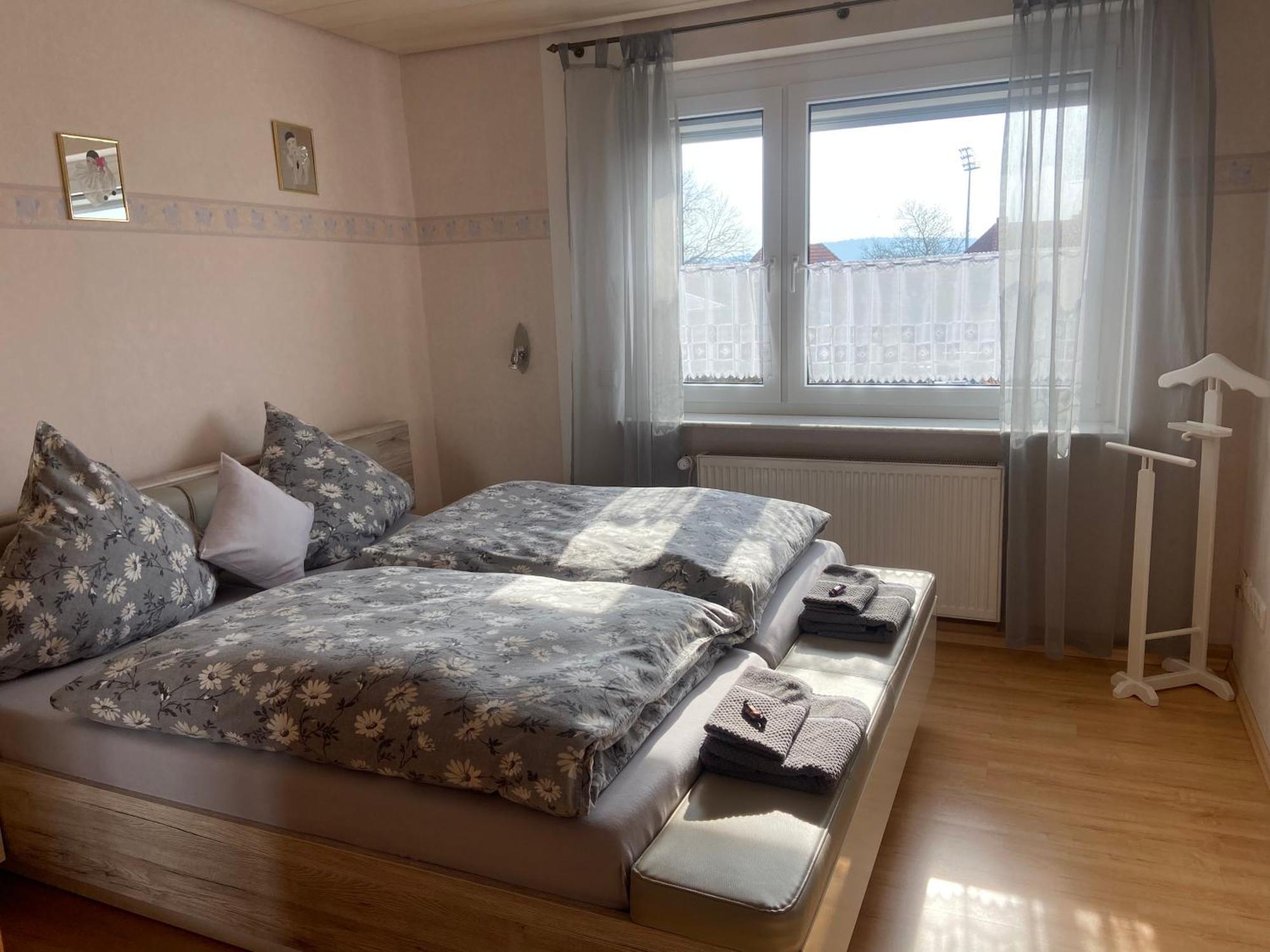 פולדה Stadtzentrumnahe Wohnung An Der Gruenen Aue, Kostenfreier Parkplatz מראה חיצוני תמונה